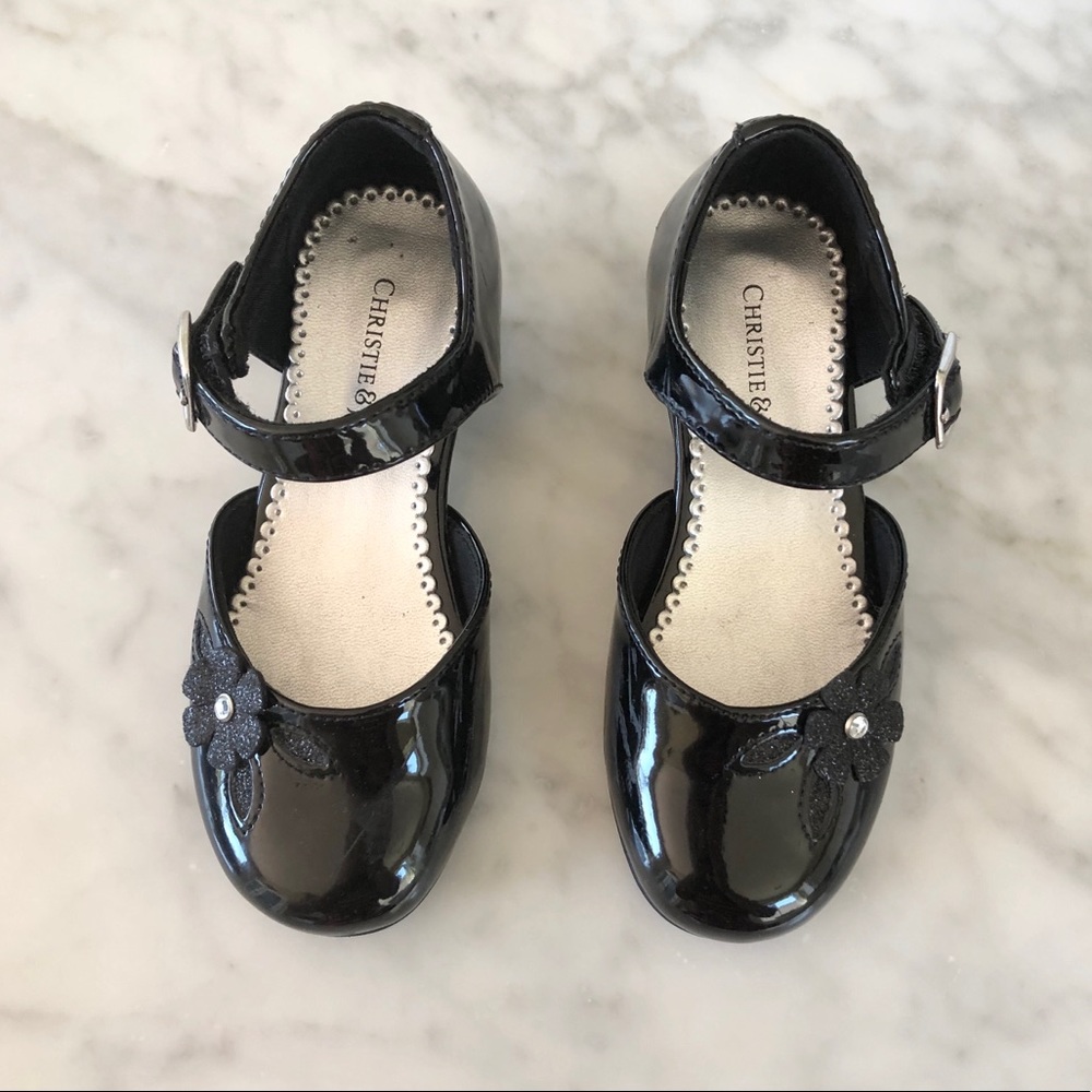 Little Girl black dress shoes size 6